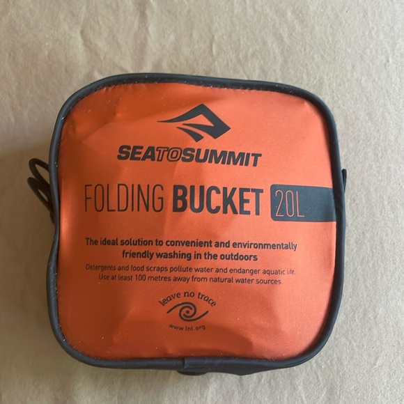Sea to Summit Folding Bucket Free Standing 20L - Picture 1 of 6